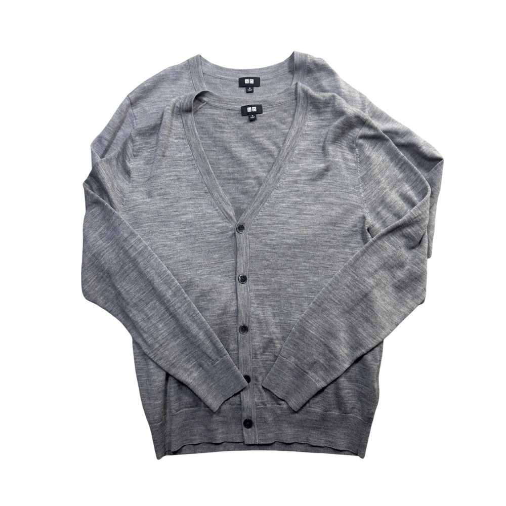 Pair of Uniqlo Extra Fine Merino Wool V-Neck Cardigan Gray Size M 351-409173